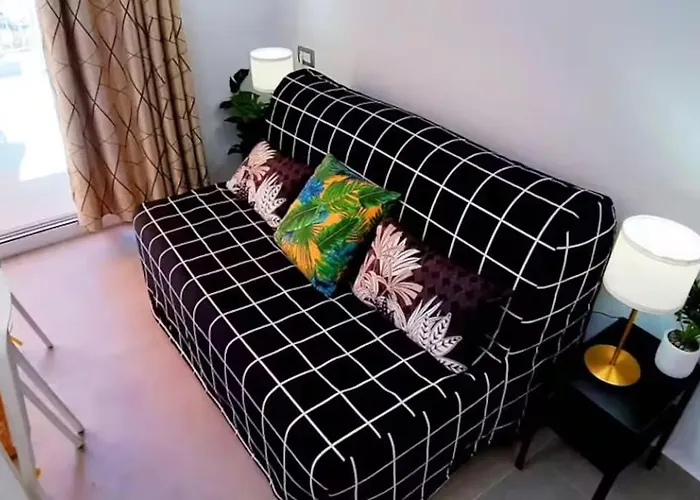 Sunny Pool Patio - 2 Bedrooms 2 Baths * アデヘ