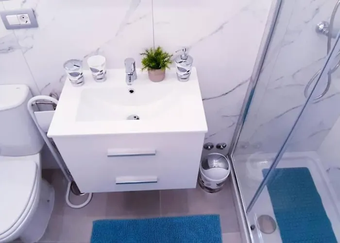 Sunny Pool Patio - 2 Bedrooms 2 Baths アパート