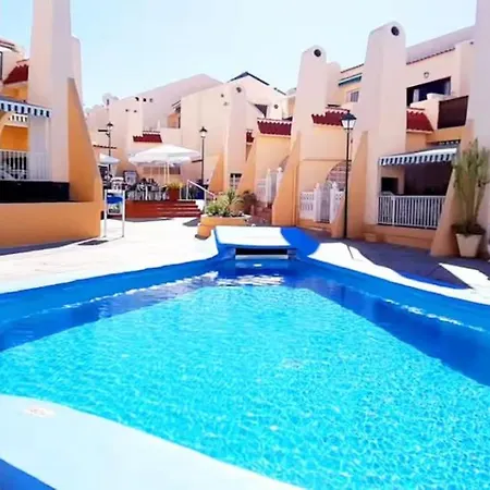 Sunny Pool Patio - 2 Bedrooms 2 Baths 아파트