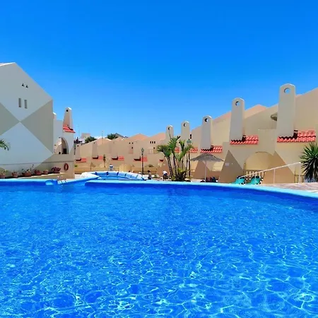 Sunny Pool Patio - 2 Bedrooms 2 Baths 阿德耶