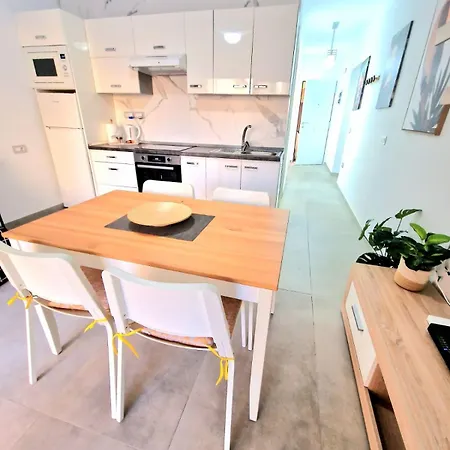 Daire Sunny Pool Patio - 2 Bedrooms 2 Baths *