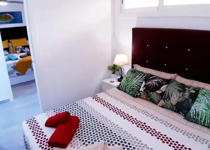 Sunny Pool Patio - 2 Bedrooms 2 Baths 公寓