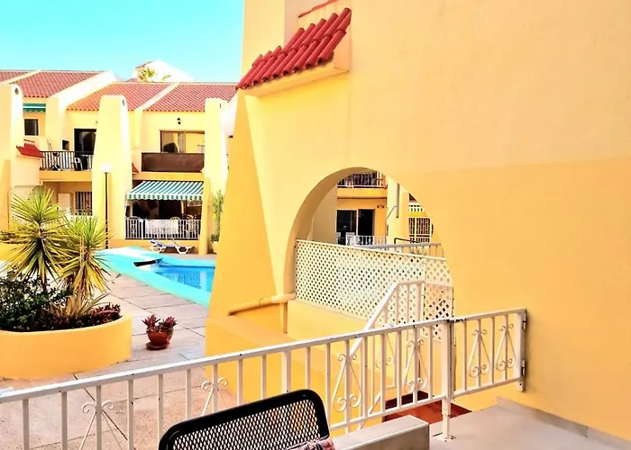 Sunny Pool Patio - 2 Bedrooms 2 Baths 公寓 *
